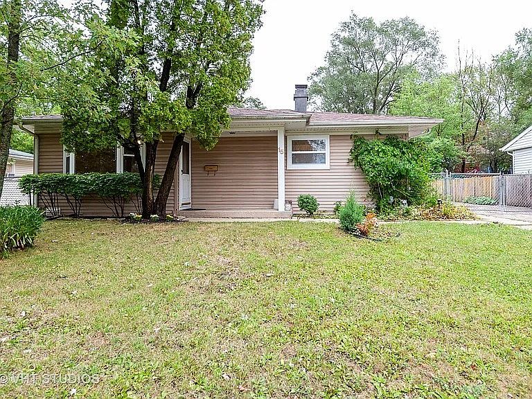 1st image of 15 Hickory Dr