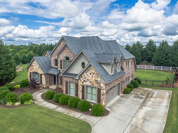 2nd image of 999 Wildberry Ct