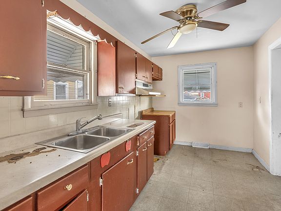 3rd image of 4846 Beech Ave