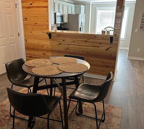 2nd image of 741 Lakeview Rdg APT 902