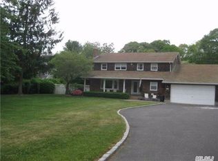 41 Gerard Rd, Yaphank, NY 11980