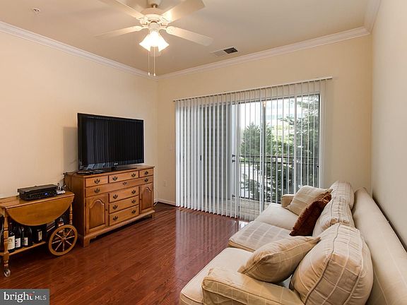 5th image of 12941 Centre Park Cir APT 222