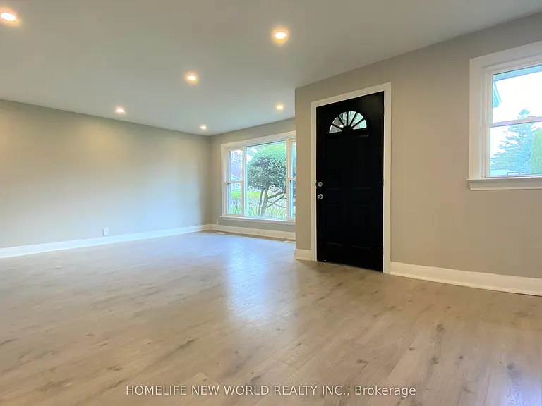 176 Eastdale St — Photo 3