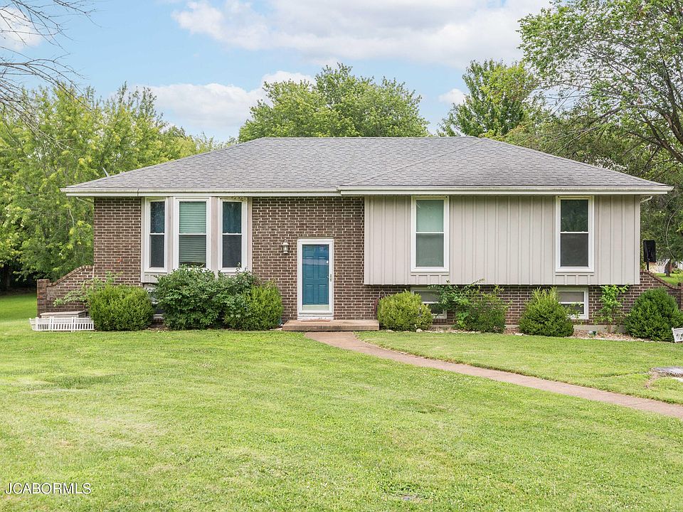 1st image of 51 Lee Dr