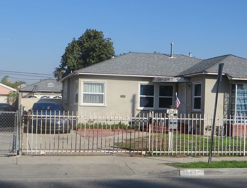 2nd image of 3541 Euclid Ave