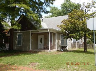 1144 SW Mulvane St, Topeka, KS 66604