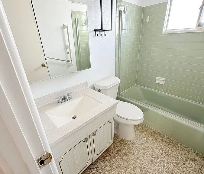 3305 S Clarkson St #201 — Photo 3
