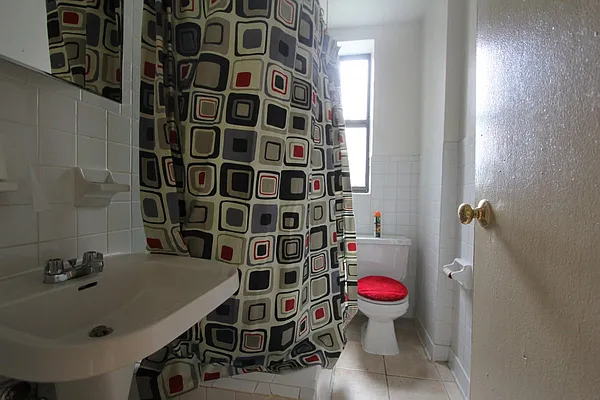 Rented by Bohemia Realty Group | media 7