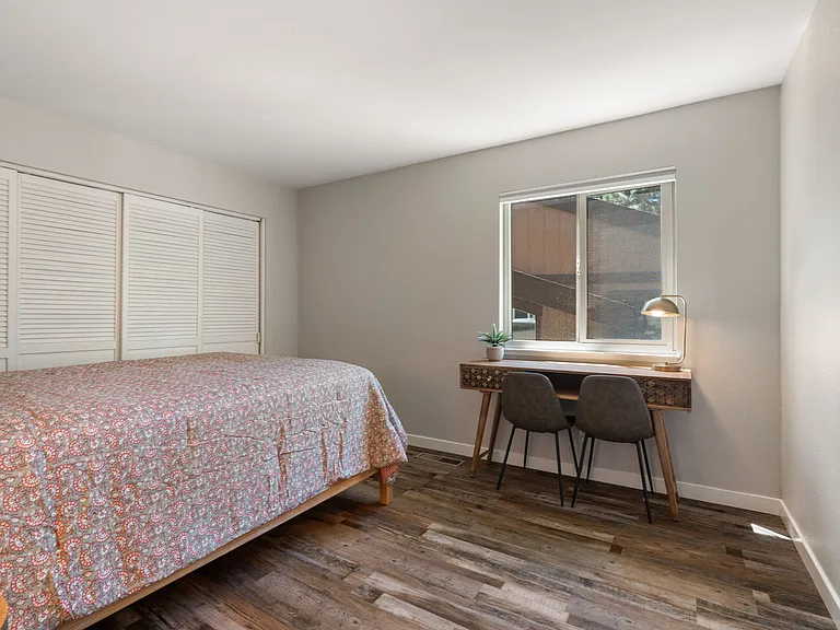 100 Lake Village Dr — Photo 20