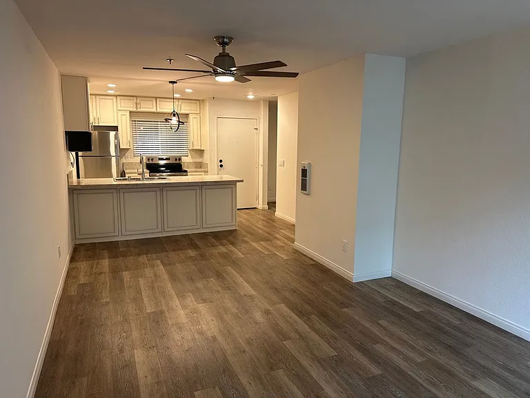 Hillcrest Summit Apartments — Photo 9