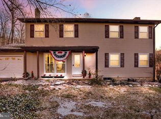 75 Pricetown Rd, Fleetwood, PA 19522