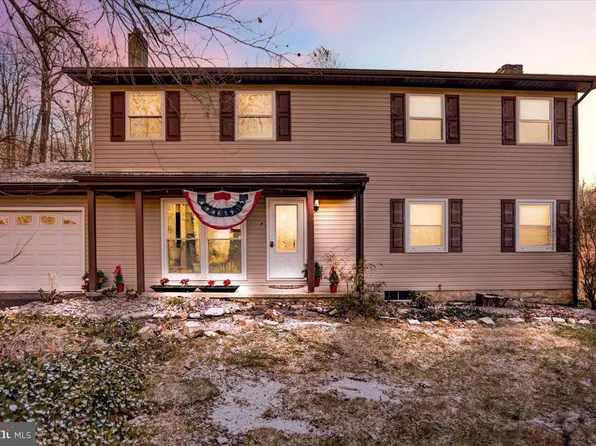 75 Pricetown Rd, Fleetwood, PA 19522