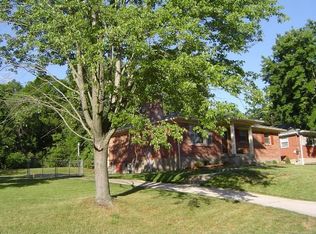 6811 Sandstone Blvd, Louisville, KY 40219