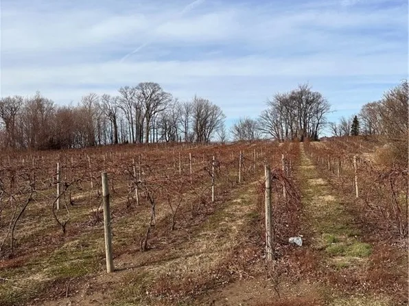E Lake Rd, North East, PA 16428