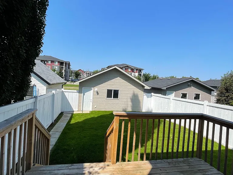 7685 Schmid Cres NW — Photo 34