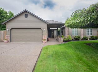 695 NE Alexis Ct, Hillsboro, OR 97124