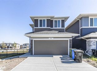 34 W Amblefield Hts NW, Calgary, AB T3P2K1