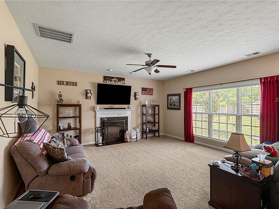 4th image of 87 Lincolnshire Ln