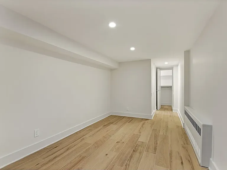 226 E 25th St #1C — Photo 6