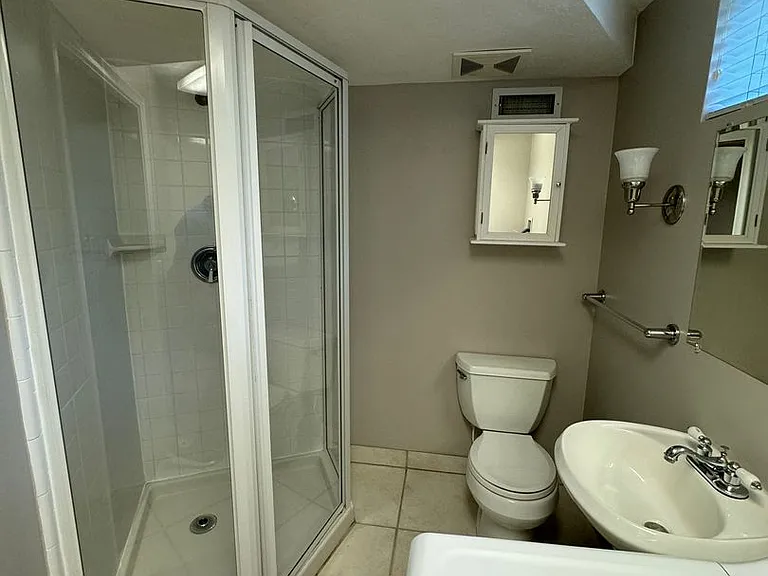 1933 E Bryan Ave — Photo 10