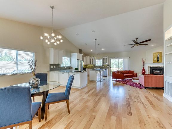 5th image of 803 Nott Ct