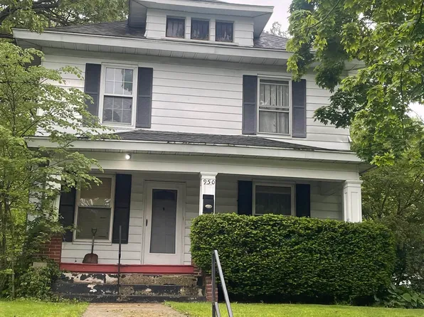 950 N Church St, Jacksonville, IL 62650