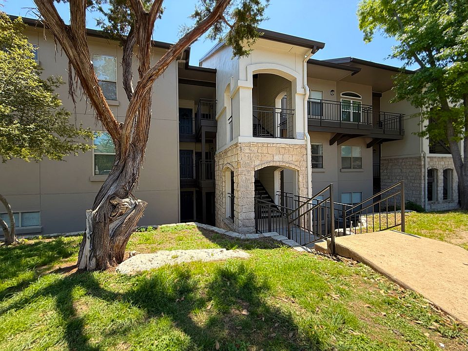 1st image of 6000 Shepherd Mountain Cv Unit 302