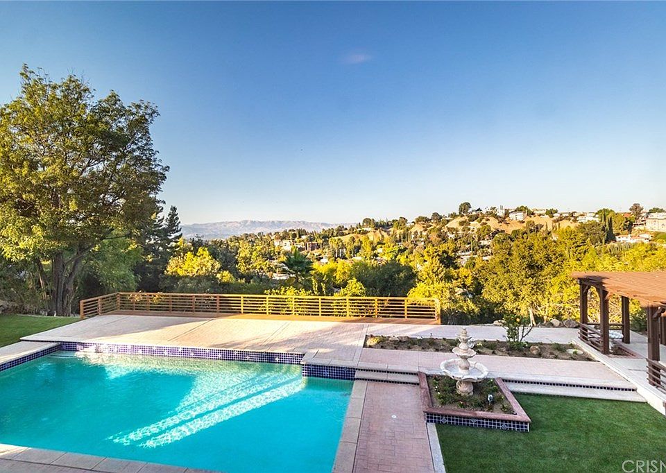 1st image of 21633 Cezanne Pl