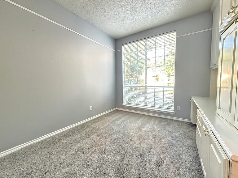 2681 Hillside Dr — Photo 8
