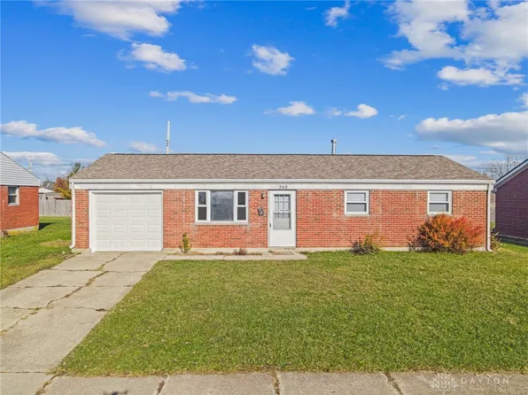 260 Crosswell Ave, Brookville, OH 45309