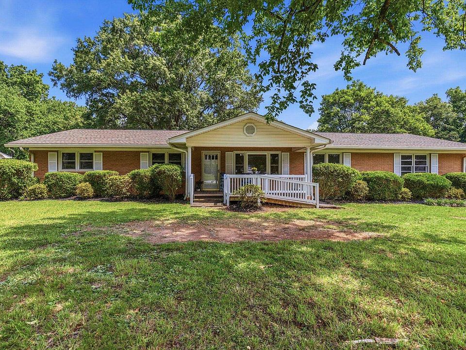 1st image of 202 Flatwood Rd