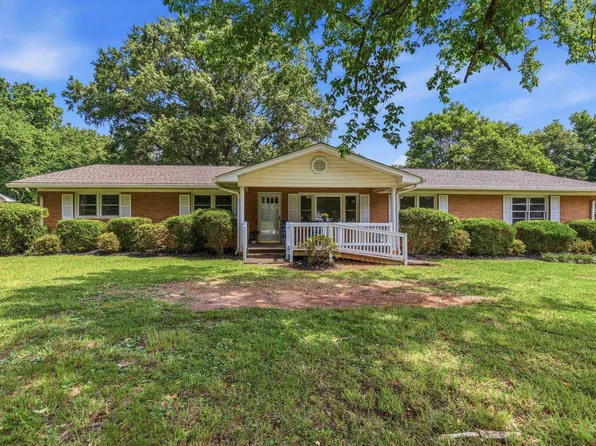 202 Flatwood Rd, Spartanburg, SC 29303