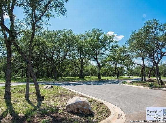 2nd image of 2326 Geneseo Oaks