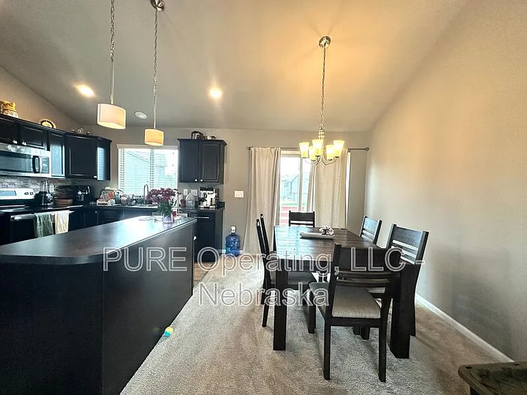 7605 N 92nd Ave — Photo 6