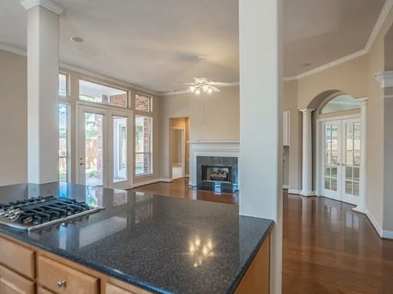 5019 Shining Creek Ct — Photo 38