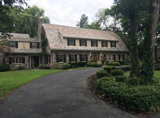 292 Ambassador Dr, Rochester, NY 14610