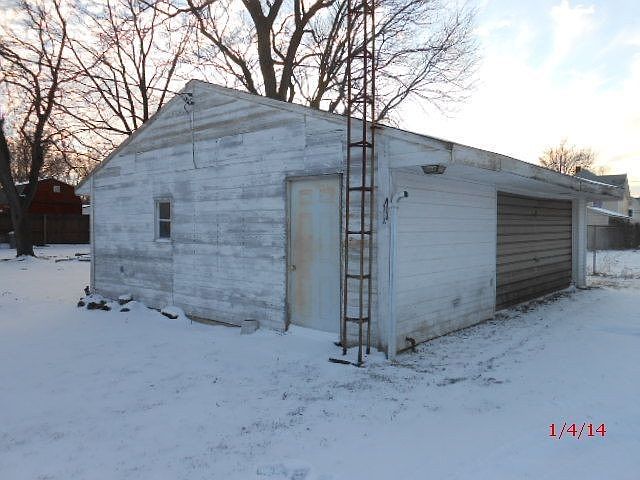 2nd image of 507 Windsor St