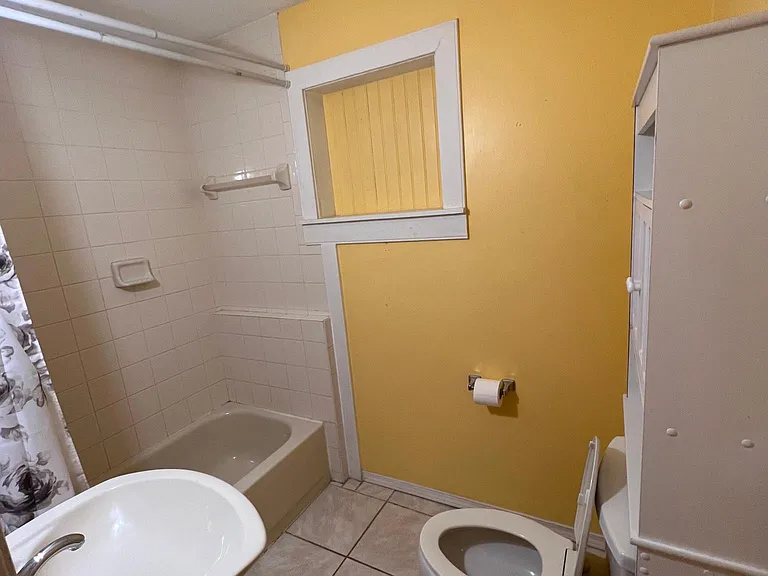 410 Manhattan Ave — Photo 6