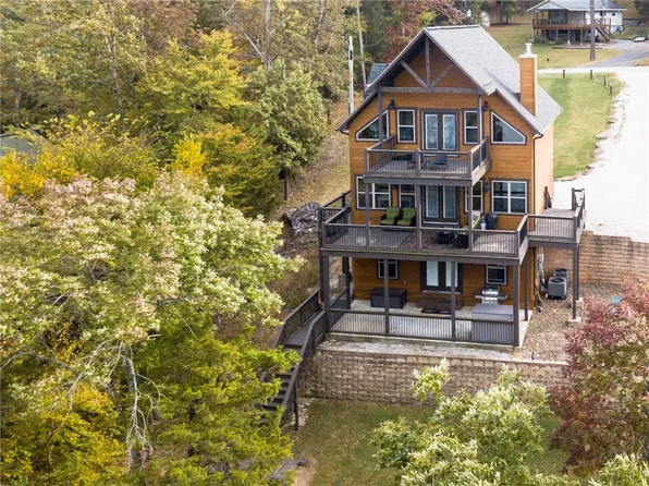 18772 Coppermine Rd, Rogers, AR 72756