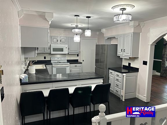 5th image of 2803 N Belmont Pl