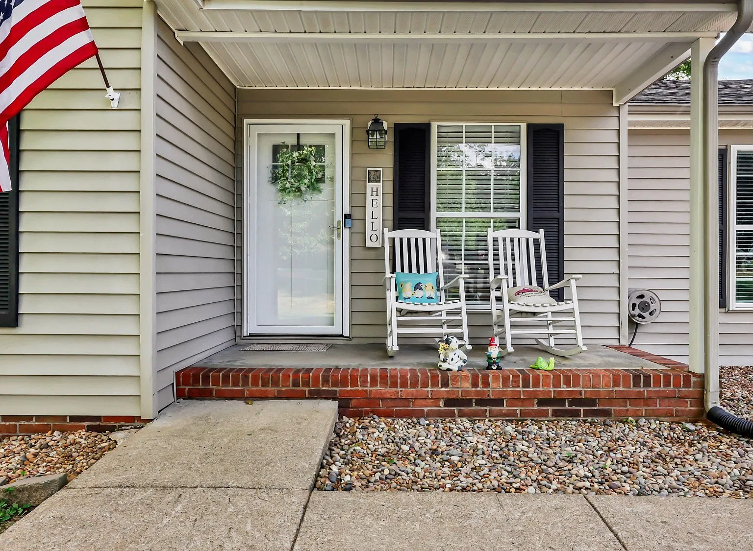 3 bed, 2.0 bath, 1435 sqft, $1,800 — Photo 4
