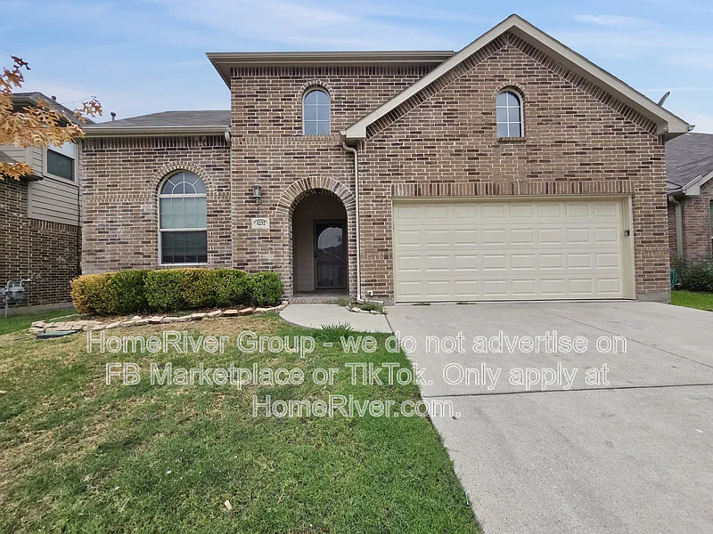 3 bed, 2.5 bath, 3113 sqft, $2,590 — Photo 1