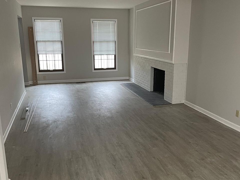 1st image of 520 Broadmoor Dr