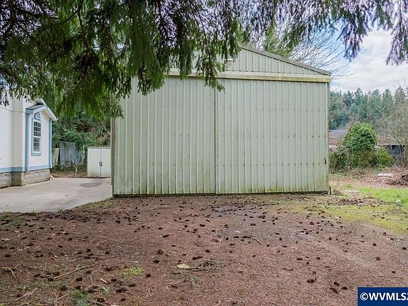2nd image of 905 Mountain View Rd