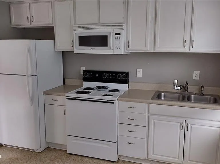 811 Wolfe St #A — Photo 6