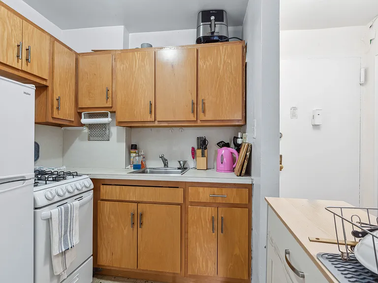 165 Christopher St #2DD — Photo 5