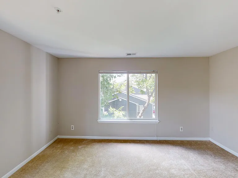 Canterbury Apartments — Photo 39