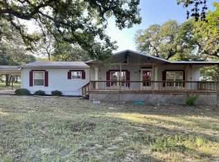 21 Post Oak Rd, La Vernia, TX 78121