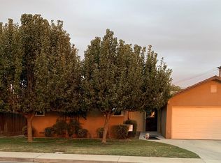 1704 De Witt Ave, Sanger, CA 93657