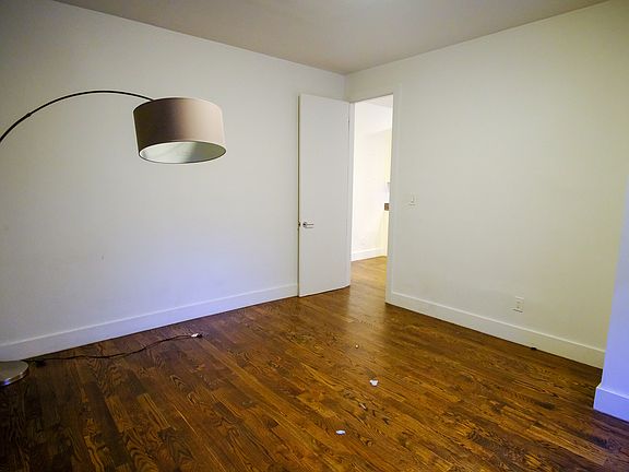 3rd image of 12 Pinehurst Ave APT 4I